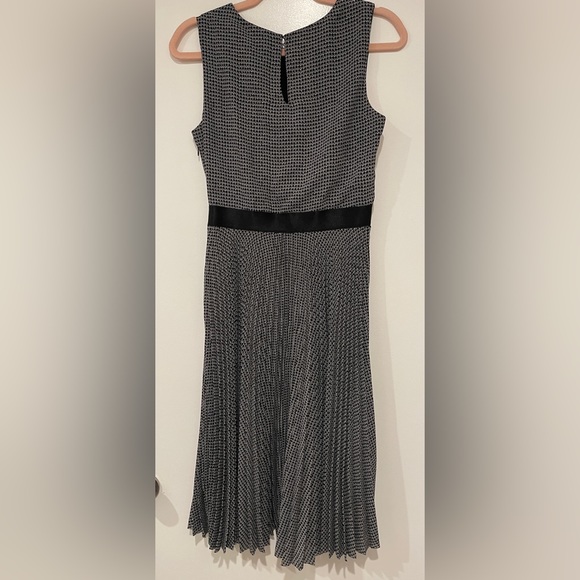 Max Studio Sleeveless Pleated Dress - Picture 2 of 5